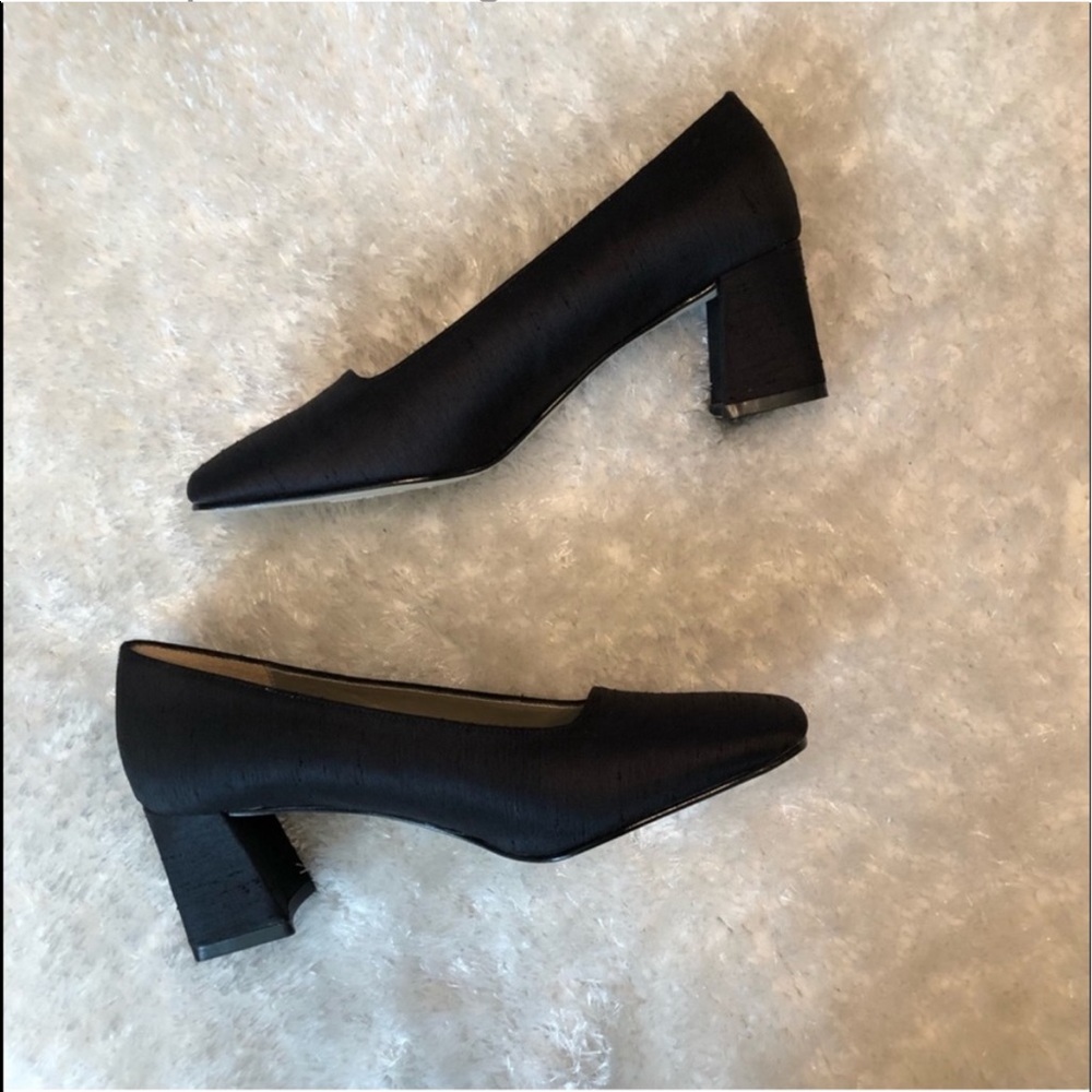 Gently used Inspire
"Jasmin" block heel